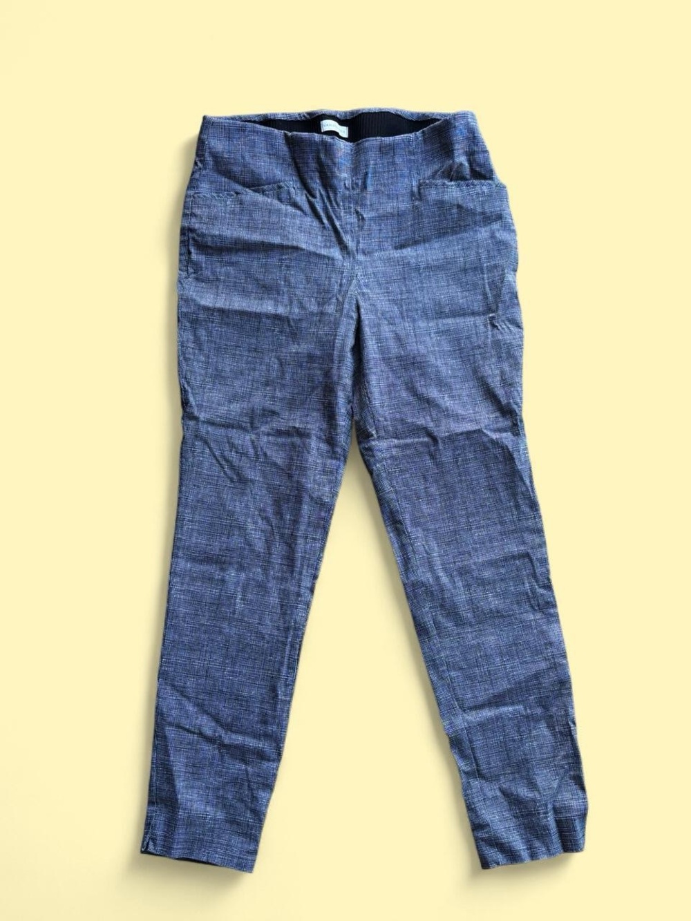 ✨Van Heusen blue plaid stretch pants in a size 8✨